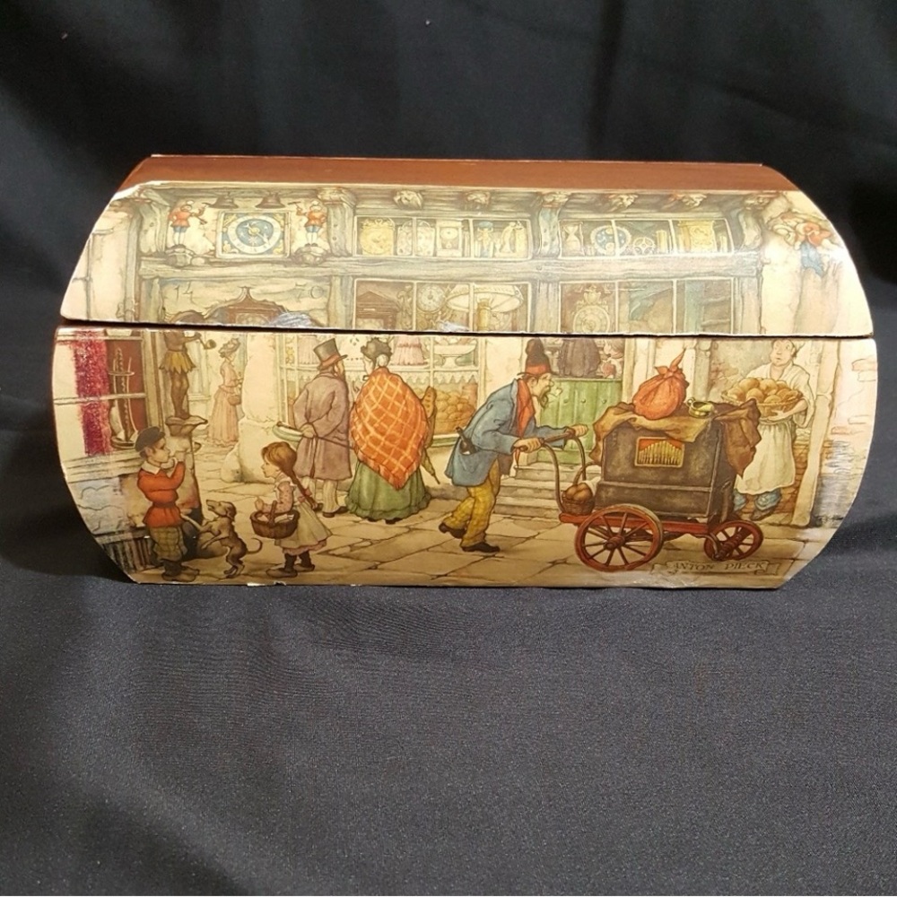 Vintage beautiful Anton Pieck art, Dutch wooden box/treasure chest